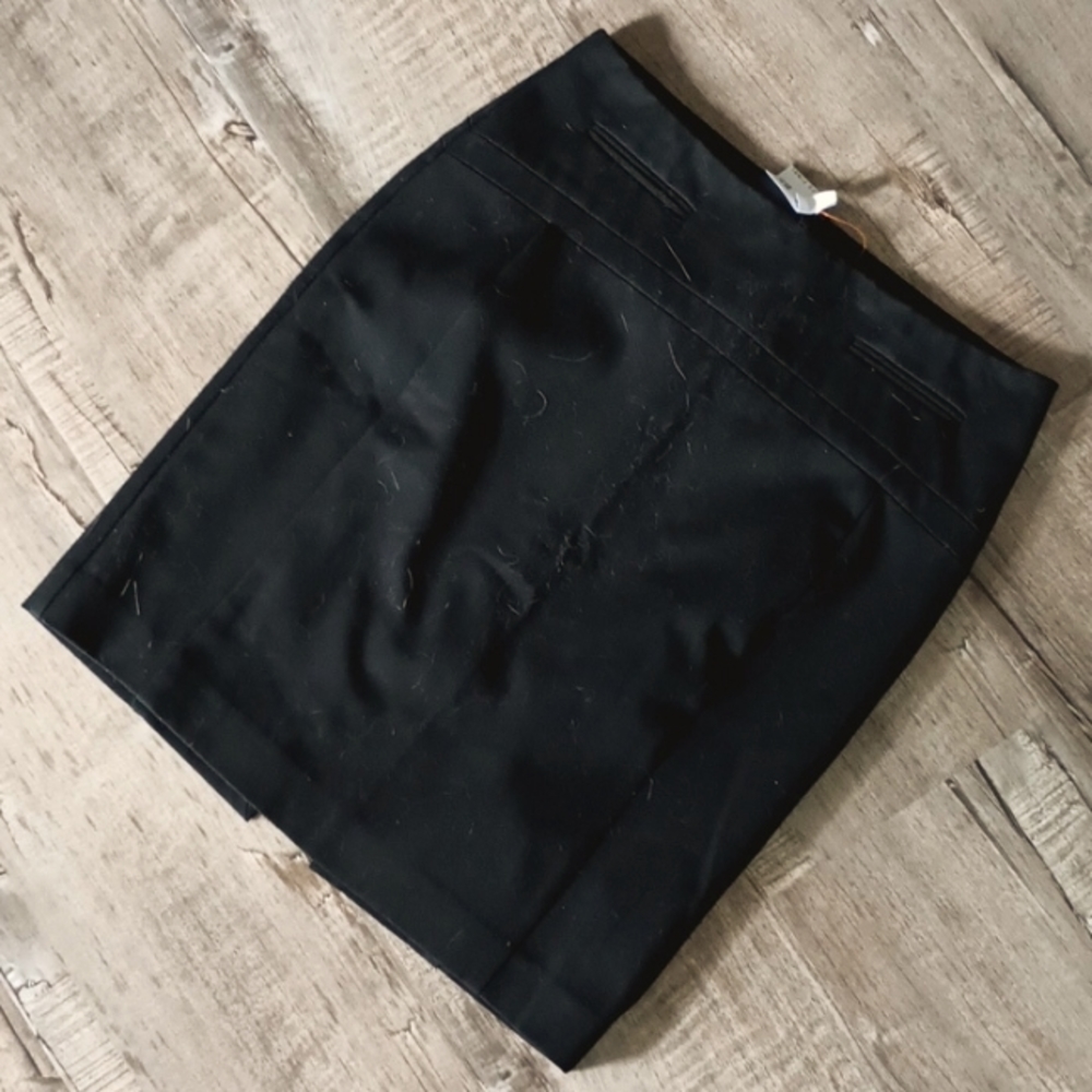 EXPRESS Basic Black Skirt